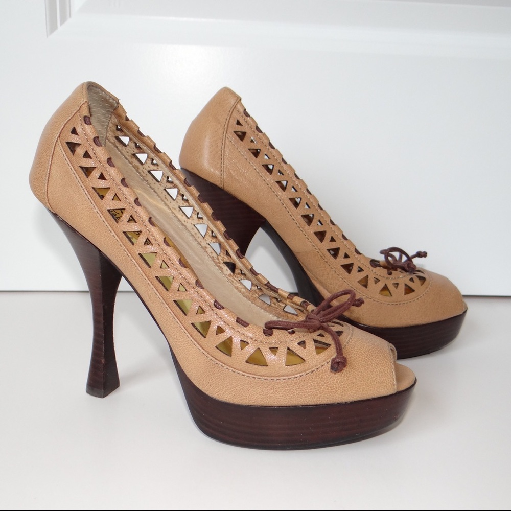 #27 MICHAEL KORS HEELS - Picture 2 of 6